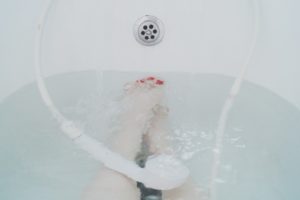 bath-tub-with-shower