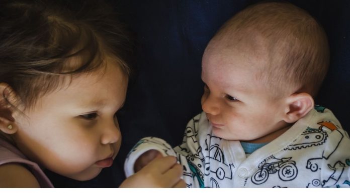 Use these tips to introduce a new sibling.