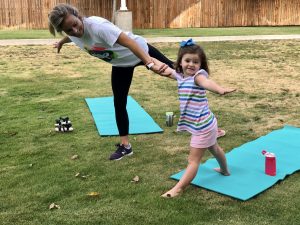 Mother and daughter learn yoga together thanks to Nanda Yoga