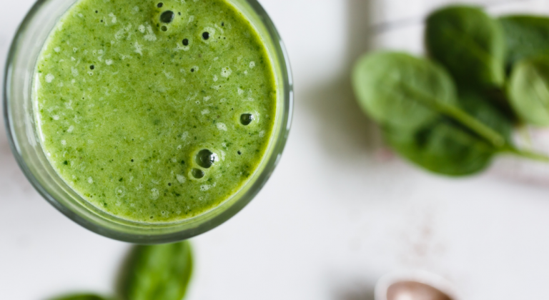 Make a Healthy Meal-Replacement Smoothie in Minutes